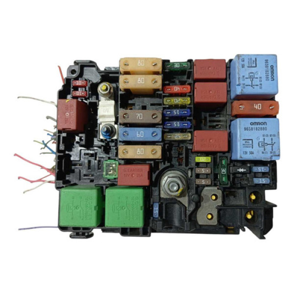 Caixa Fusível/ Relé Peugeot 208/ 2008 Citroen C3 A006c801